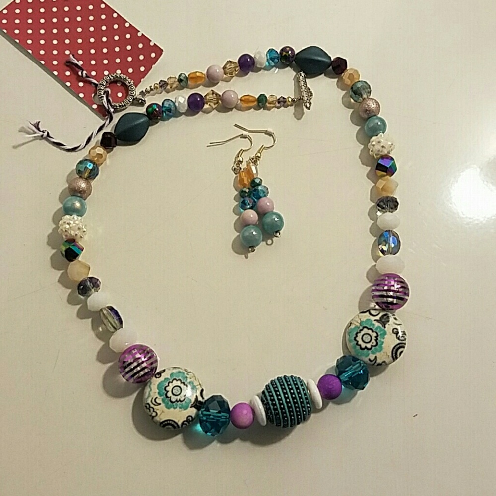 Necklace/earrings